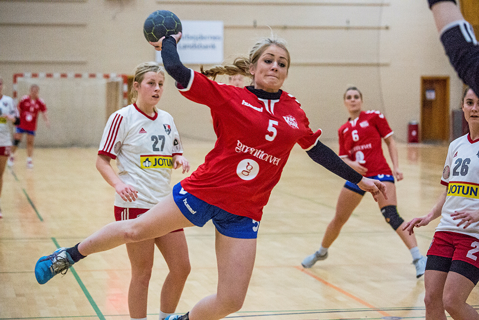 WVL171221Vidar-Ajax-dameha-ndbold-m-foto-Dan-Møller